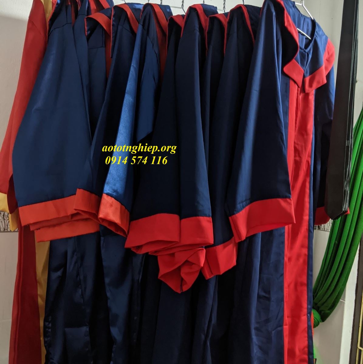 xuong may ao tot nghiep 2021 